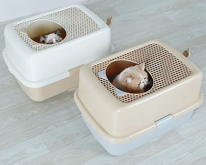 Covered Cat Litter Box with Top Entry